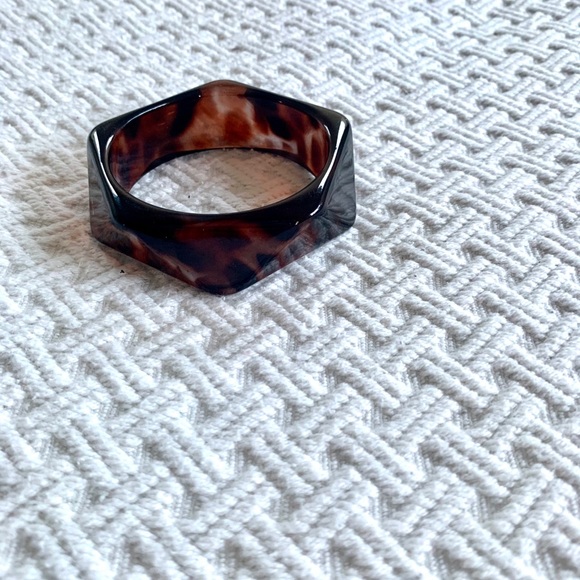 ❤️ Angular Tortoiseshell Bangle - Picture 2 of 4